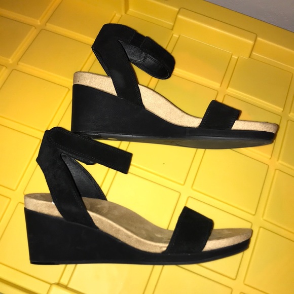 Lucky Brand Shoes - EUC Lucky Brand size 8.5 heel